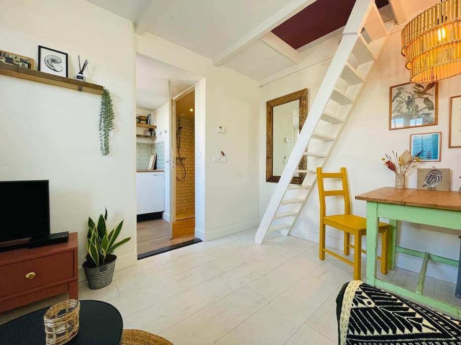 The Birdhouse, Tiny Home Close To The Beach Noordwijk Exterior photo